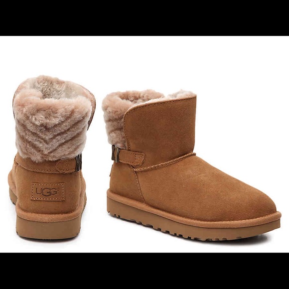 ugg treadlite sandals